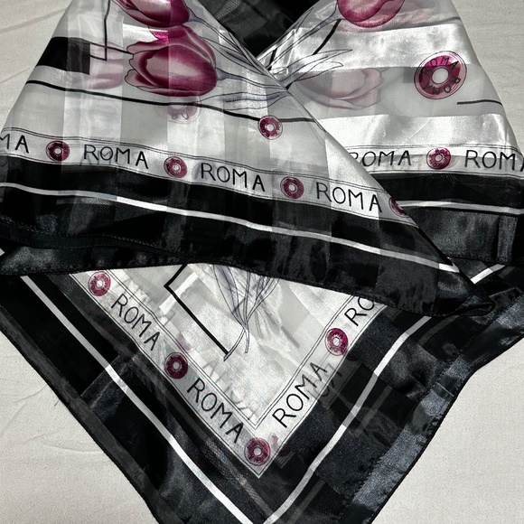 Silky Feeling Women's HeadScarf - Picture 2 of 3